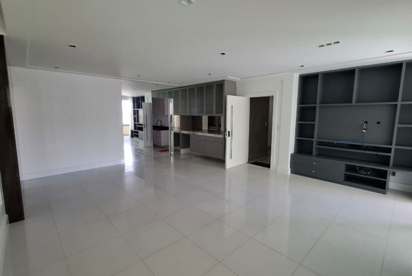 WhatsApp Image 2025-11-03 at 16.30.04 (1) WhatsApp Image 2025-11-03 at 16.30.04 (1)